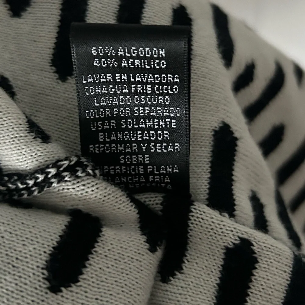 August Moon Geometric Print Sweater - Picture 8 of 8